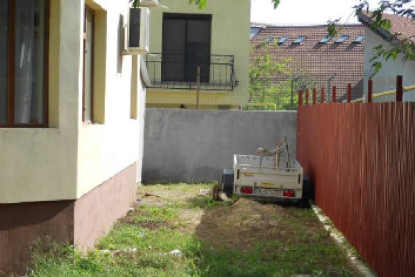 Casa P+E+M str. Frunzei, zona McDonald's