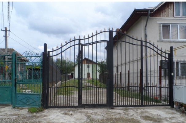 Casa cu teren, Loc. Fieni, Jud.Dambovita