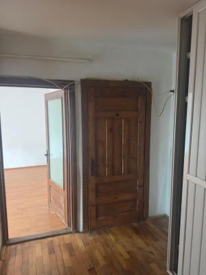 Apartament 2 camere si dependinte, blv. Constantin Brancusi, nr.11, etaj 2, Targu-Jiu, judetul Gorj