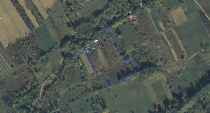 Teren extravilan cu construcții anexe - Sat Crușovăț, Comuna Cornea, Județul Caraș-Severin
