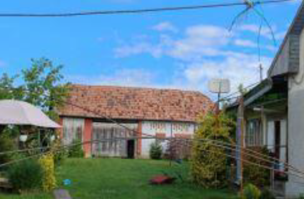 Cota de 1/2 din casă de locuit + anexă + teren in Dumitreștii, județul Mureș