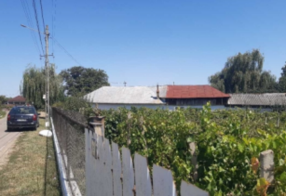 Cota de 1/8 din casa cu teren sat Gagesti, com. Bolotesti, jud. Vrancea