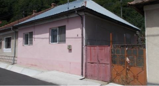 Casa tip P si teren in suprafata de 301 mp situat in loc Orsova