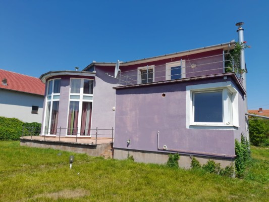 Casa D+P+E si teren in Petresti, str. Mihai Eminescu, nr. 67, jud. AB