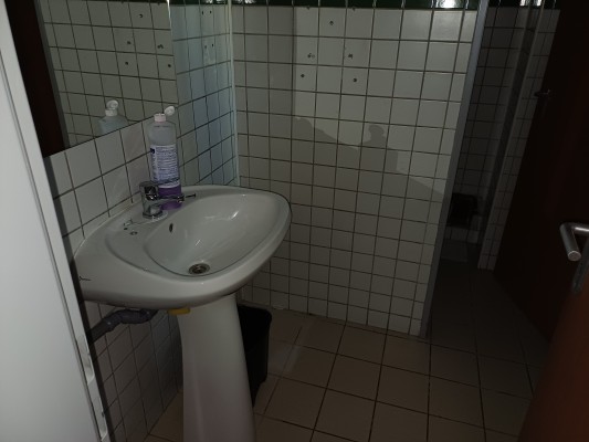 Spatiu comercial zona benzinaria MOL str. 9 Mai, Bacau, jud. Bacau