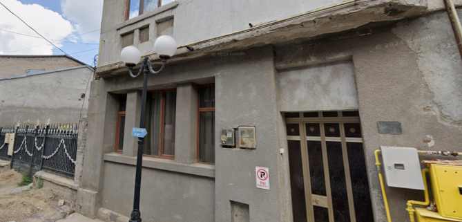 Cotă 3/8 din imobil – Apartament 2 camere, beci, terasă și teren intravilan, Municipiul Brăila, jud. Brăila BTM3035277