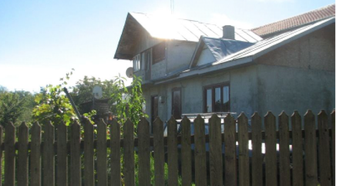Casa de locuit cu regim de inaltime P+1E si anexa, Sat Babeni, Comuna Topliceni