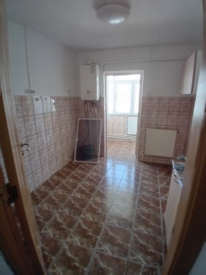 Apartament 2 camere, decomandat – str. Belsugului, Zona Orizont, Călărași