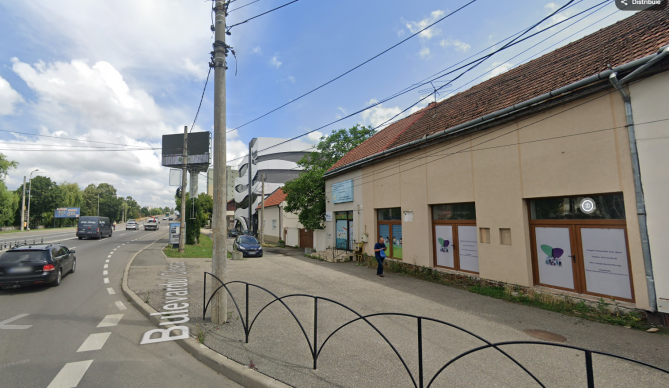 Spatiu comercial compus din 2 unitati si teren aferent situat in loc Satu Mare str Octavian Goga