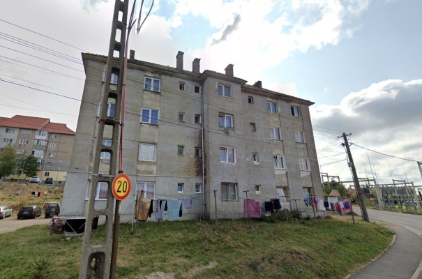 Cota de 1/2 din apartament 2 camere in Vlahita, Str Jozsef Attila, Nr. 11, Jud. Harghita