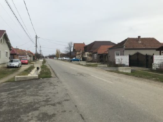 Casa si teren in suprafata de 834 mp situata in jud Bihor sat Cihei