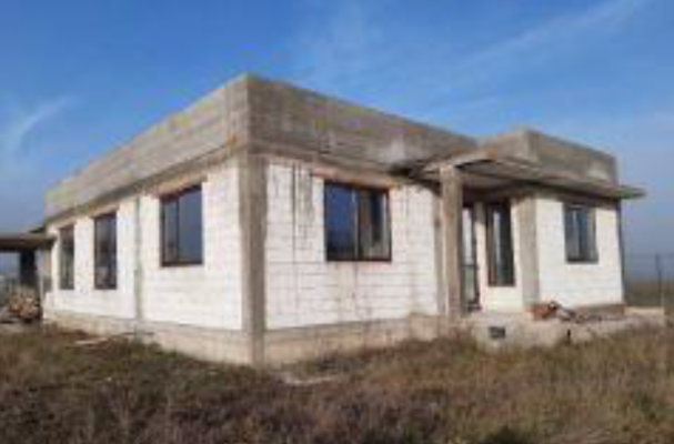 Cota de 1/2 din teren intravilan 2000 mp si casa "la rosu" in Sebeș, Strada Sălane, județul Alba