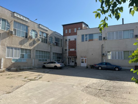 Bun imobil constructie industiala in Com. Petresti, Str. Principala nr. 1, jud. Dambovita
