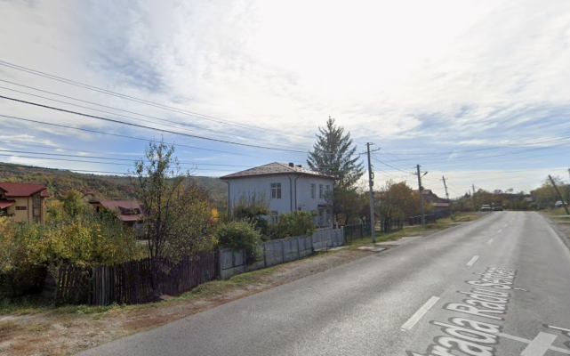 Casă cu teren 8.417 mp în Drajna de Jos, Prahova