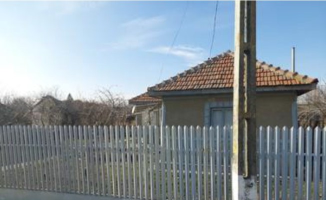 Cota de 1/2 din Casa P + anexa si teren in Movila Oii