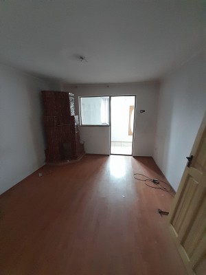 CASA P+M, STR.RAURILOR, LOC STEFANESTI, SAT GOLESTI
