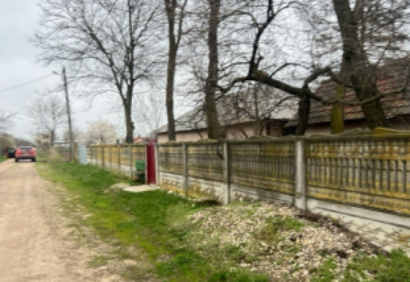 Cota de 3/8 din casa tip P si teren, strada Tapardel, Com. Frasinet judetul Teleorman