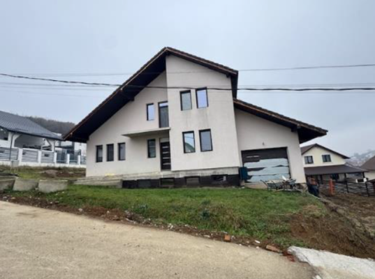 Cota de 1/2 din Casă de locuit + teren, Sâncraiu de Mureș, str. Lămâiței, județul Mureș
