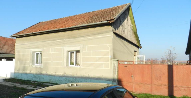 Casa de locuit si teren intravilan in suprafata de 4307 mp situata in loc Dorobanti jud Arad