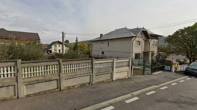 Casa cu teren, Loc. Fieni, Jud.Dambovita