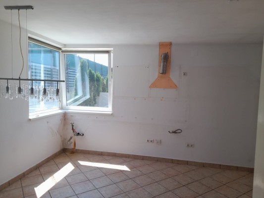 Casa D+P+E si teren in Petresti, str. Mihai Eminescu, nr. 67, jud. AB