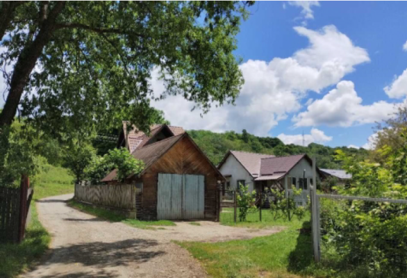 Casa  D+P+M, anexa si teren Teisani , sat Valea Stalpului, Jud. Prahova