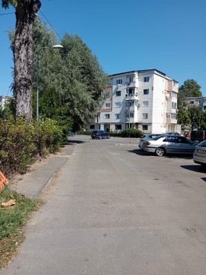Apartament 2 camere, decomandat – str. Belsugului, Zona Orizont, Călărași