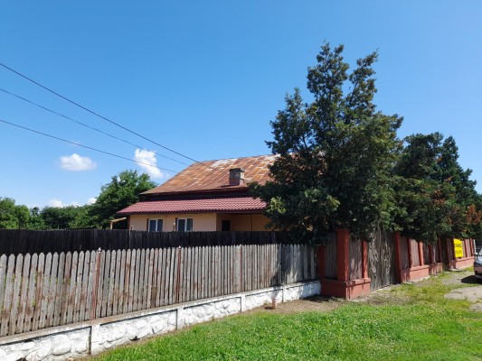 CASA P+M, STR.RAURILOR, LOC STEFANESTI, SAT GOLESTI