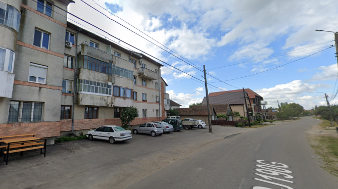 Cotă 3/16 din apartament 2 camere, decomandat, Balc, jud. Bihor