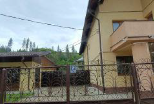 Cota 3/16 casă de locuit tip duplex + teren intravilan, Gura Humorului, jud. Suceava
