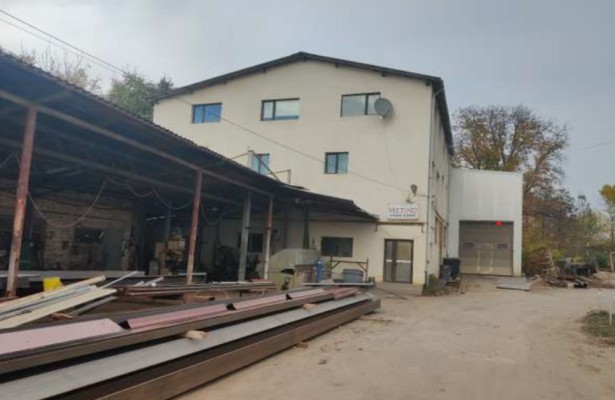 Hala Industriala, spatiu administrativ si teren - Mun Campina, Jud. Prahova
