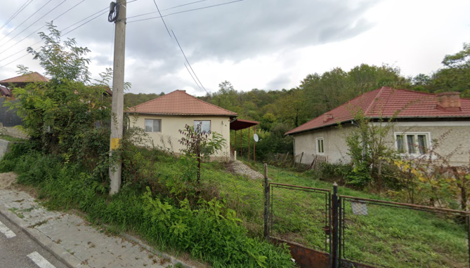 Casa si teren intravilan, strada General Praporgescu, Baila Govora, lov. Prajila, Valcea