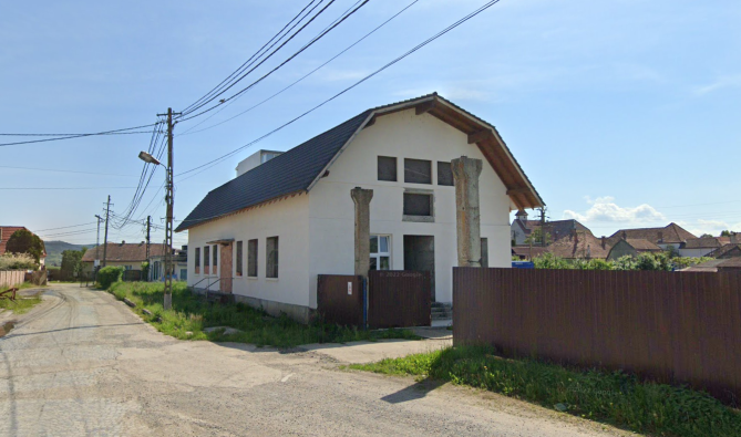 Cladire P+M si punct termic + teren in Albestri, str. Florilor, jud. Mures