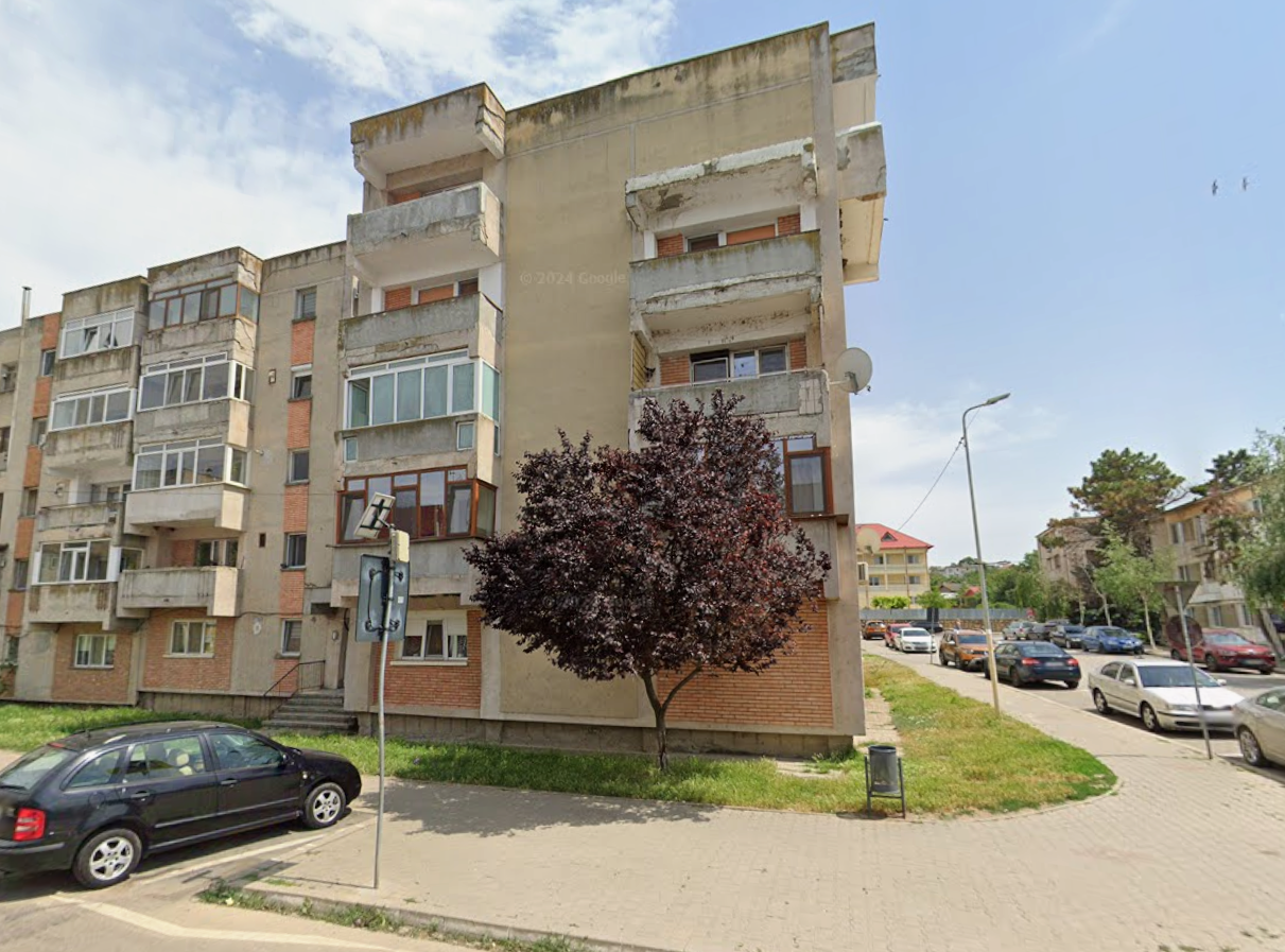 Cota 1/8 din apartament 2 cam, decomandat, confort 1, oras Babadag, jud. Tulcea 6401863