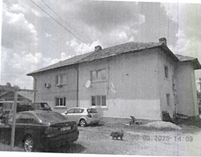 Cota 1/2 din apartament 3 camere si dependinte,
