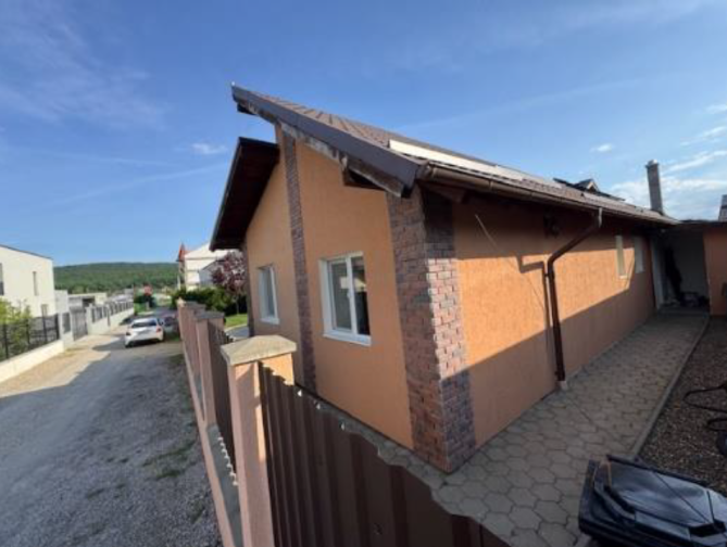 Casa + teren in Livezeni, str. Paraului, Jud. Mures
