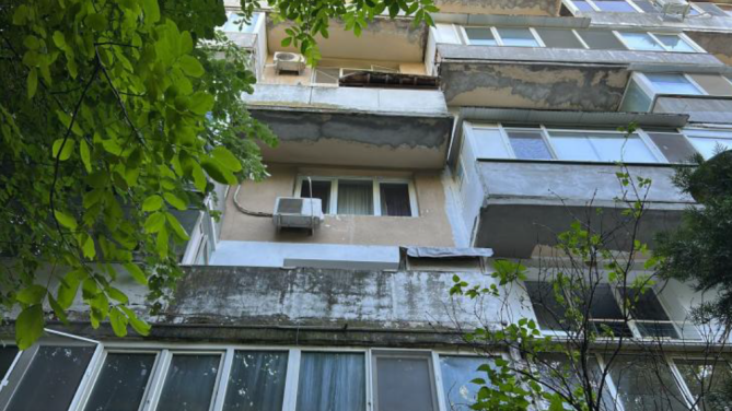 Cotă indiviză 1/2 din apartament cu 2 camere – Str. Secuilor, Sector 4, București
