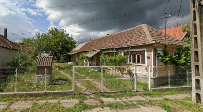 Cotă 3/16 casă + teren intravilan, Lompirt, jud. Sălaj