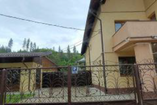 Cota 3/16 casă de locuit tip duplex + teren intravilan, Gura Humorului, jud. Suceava