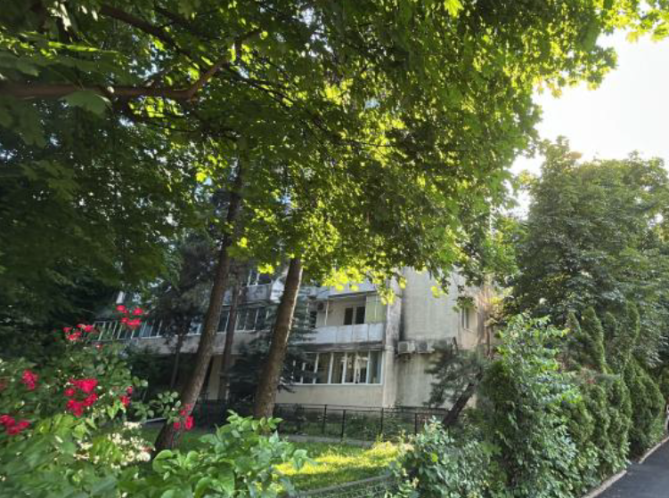 Cotă indiviză 1/2 din apartament cu 2 camere – Str. Secuilor, Sector 4, București