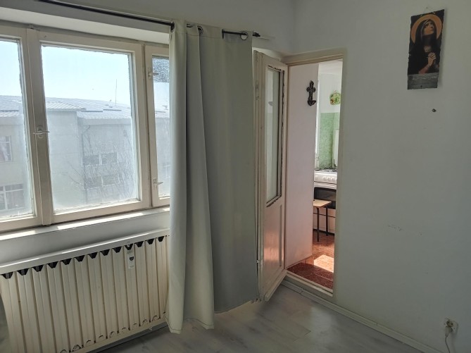 Apartament 1 cameră, decomandat zona Garii, str. Traian– Constanța, județul Constanța REO647