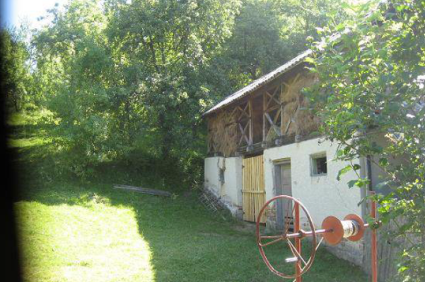 casa tip D+P si teren, com. Slatioara, sat Gorunesti, judetul Valcea, punctul â€žBrosteni-Scaunul Caseiâ€