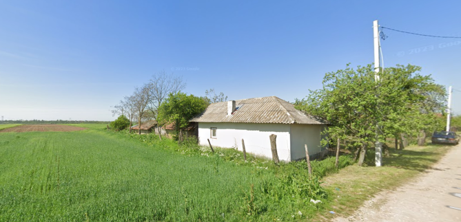 Teren intravilan si constructii loc. Videle, strada Crinului, judetul Teleorman
