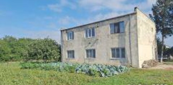 Apartament 3 camere + boxă, Loc. Gara Roșiești, Com.Rosiesti, Jud. Vaslui