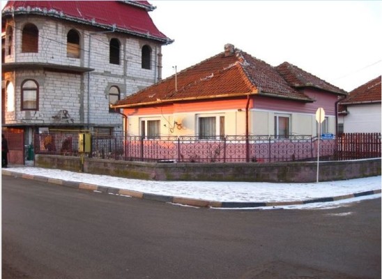Casa P si teren 844 m in Hateg, str. Victor Babes