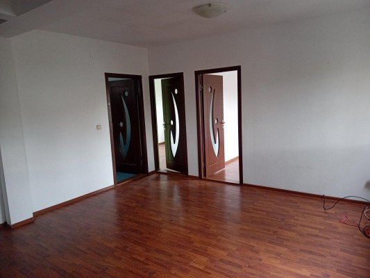 Casa P+M com. Hemeius, jud. Bacau REO626