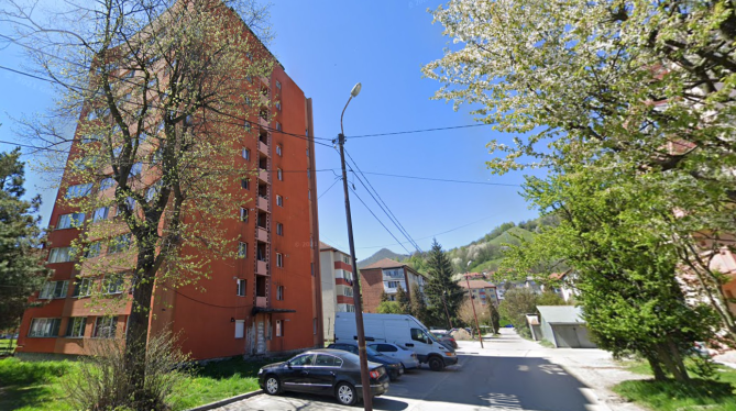 Cota de 1/8 din apartament cu 2 camere si dependințe, situat in localitatea Petrila, Judet Hunedoara