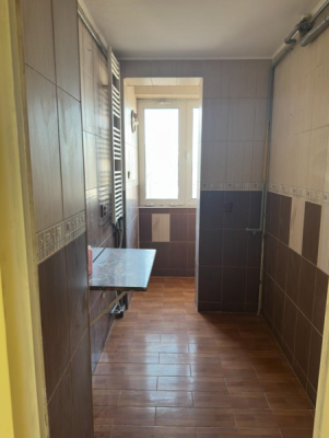 Apartament cu 3 camere si dependinte,semidecomandat, Aleea Pascani, sector 6, Bucuresti