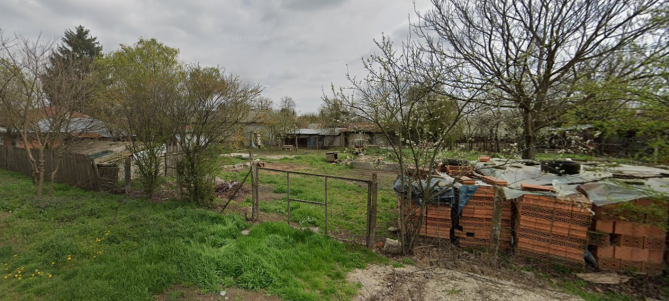Cota 1/2 si cota de 1/4 din casa si teren situate in Calugareni, judetul Giurgiu