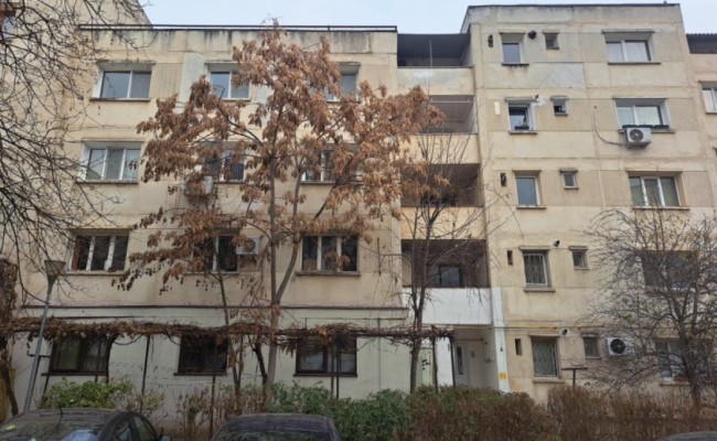 Apartament cu 4 camere, zona Biserica Catolica, Loc. Iasi, Jud. Iasi